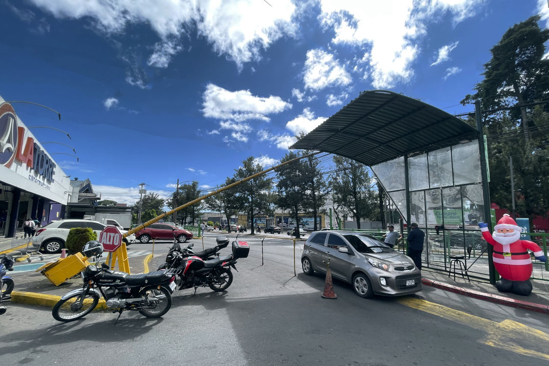 Ingreso por la San Juan Comercial La Quinta